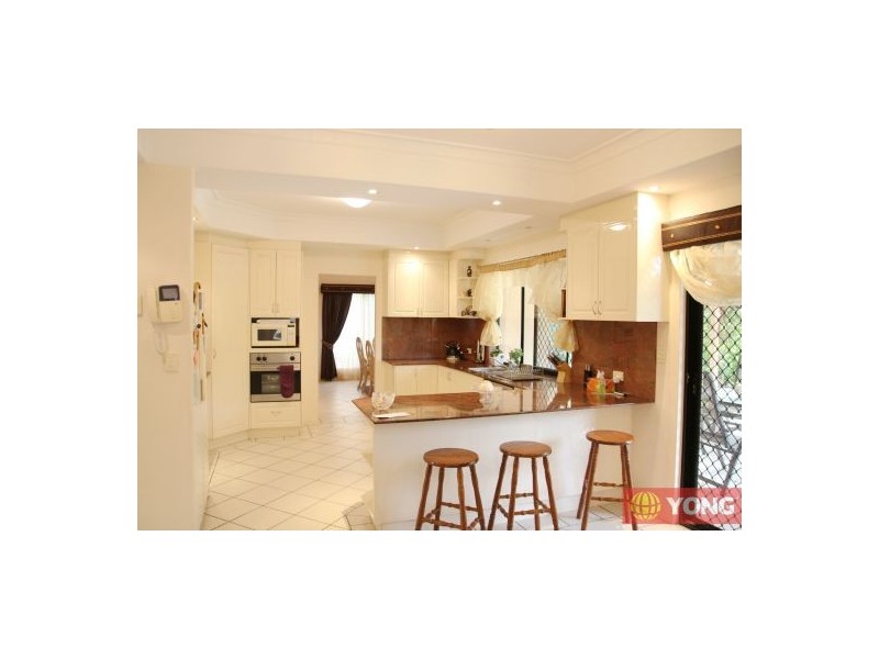 15 Estoril Street, Robertson QLD 4109