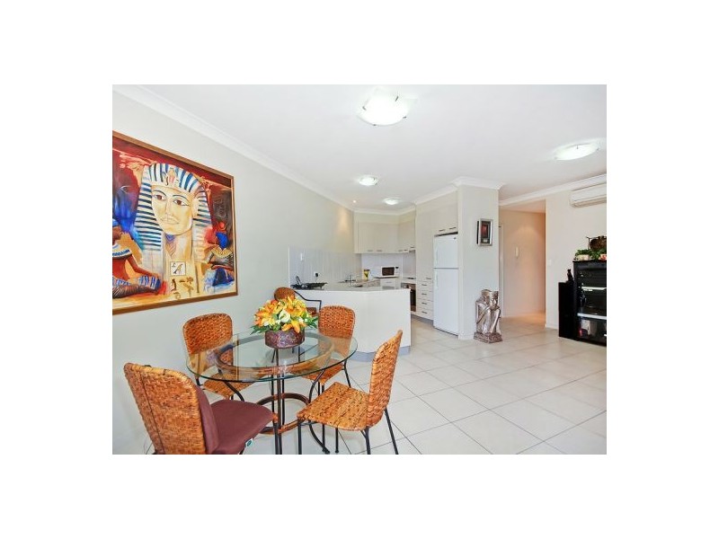 Unit 2/8 Ridge Street, Greenslopes QLD 4120