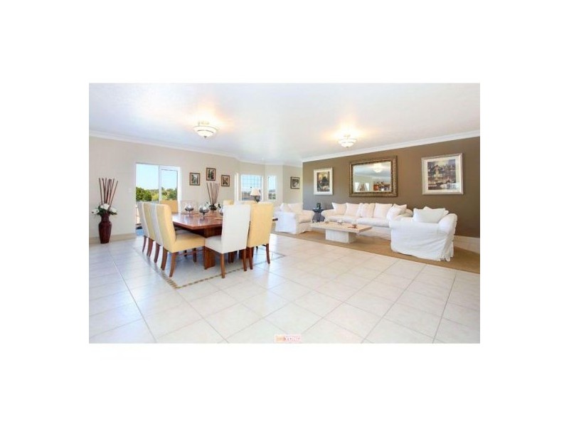 3 Highbury Cl, Carindale QLD 4152