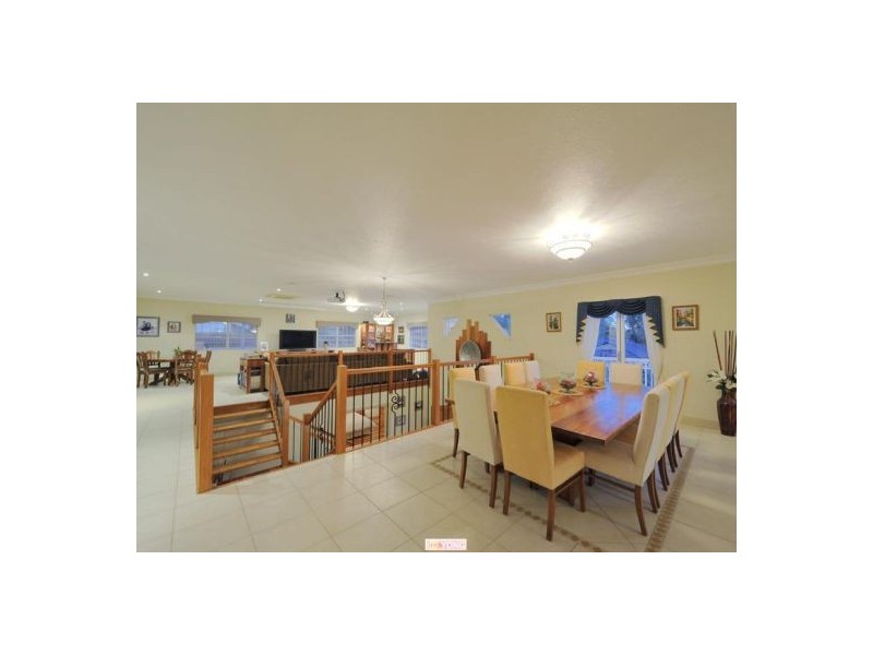 3 Highbury Cl, Carindale QLD 4152