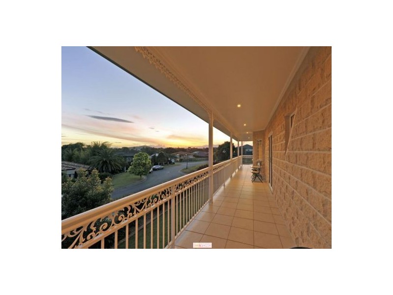 3 Highbury Cl, Carindale QLD 4152