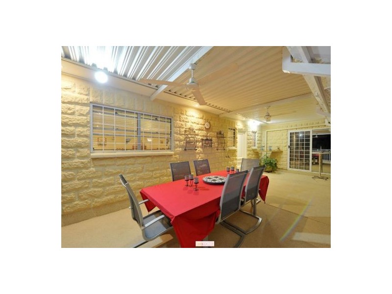 3 Highbury Cl, Carindale QLD 4152