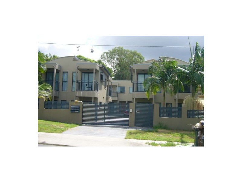 41 Warren St, St Lucia QLD 4067