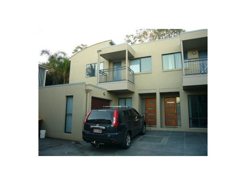 41 Warren St, St Lucia QLD 4067