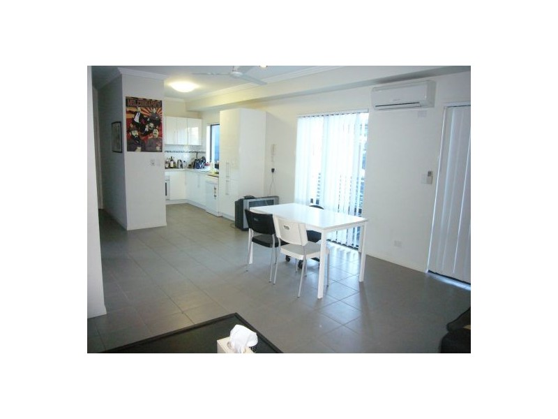 41 Warren St, St Lucia QLD 4067