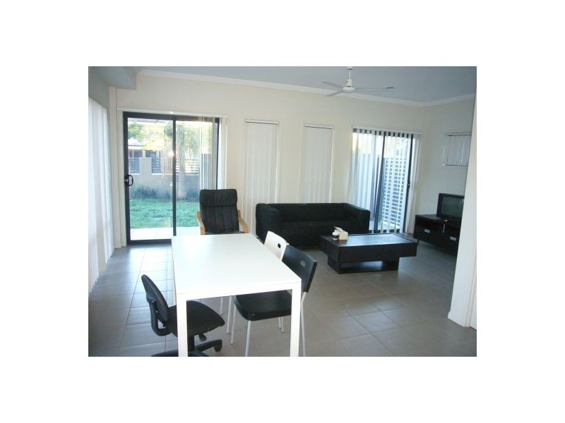 41 Warren St, St Lucia QLD 4067