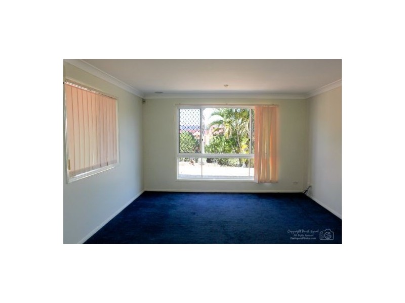 8 Swan Lake Cr, Calamvale QLD 4116