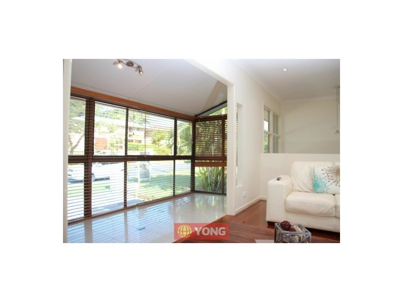 18 Laver St, Macgregor QLD 4109