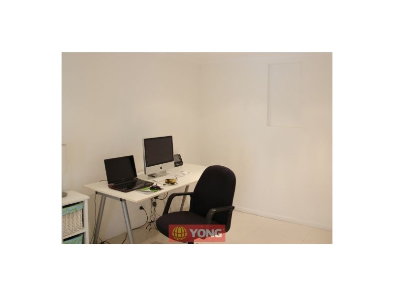 18 Laver St, Macgregor QLD 4109