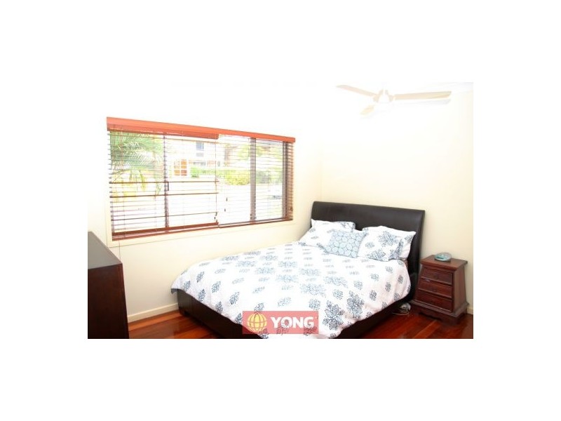 18 Laver St, Macgregor QLD 4109