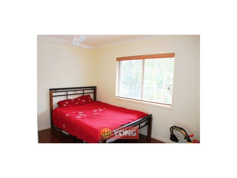 18 Laver St, Macgregor QLD 4109