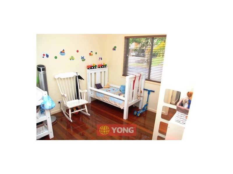 18 Laver St, Macgregor QLD 4109