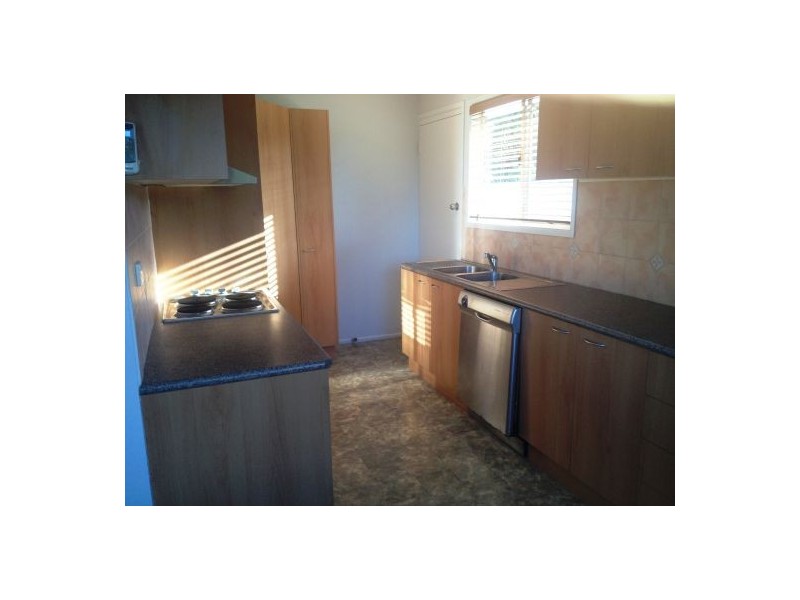 74 Lake Rd, Slacks Creek QLD 4127