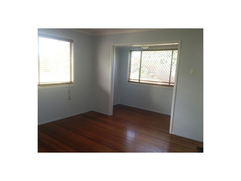 74 Lake Rd, Slacks Creek QLD 4127