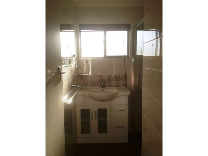 74 Lake Rd, Slacks Creek QLD 4127