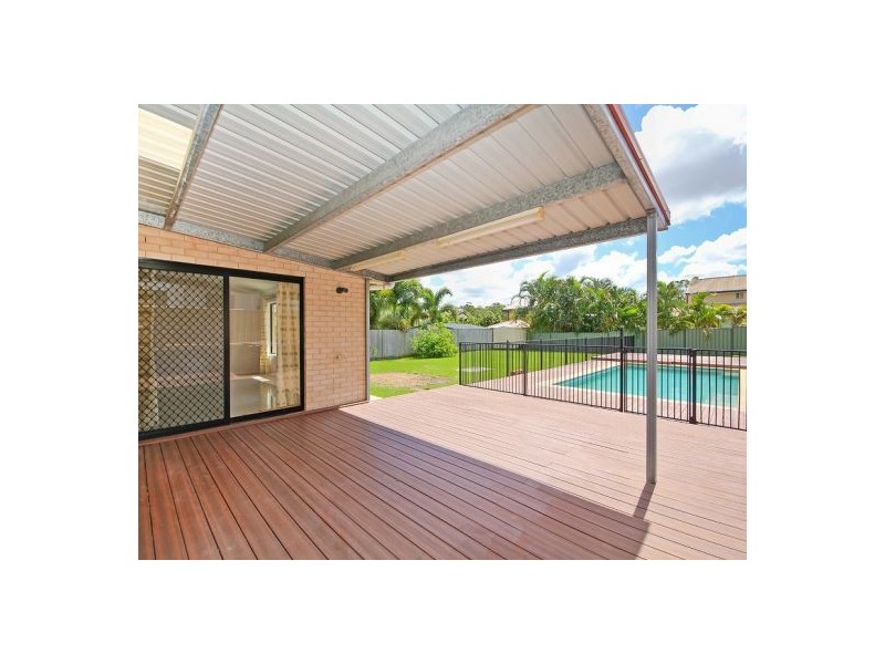 22 Raincliffe Pl, Calamvale QLD 4116