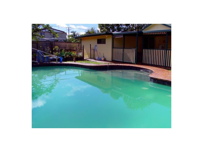 27 Mayes Av, Logan Central QLD 4114