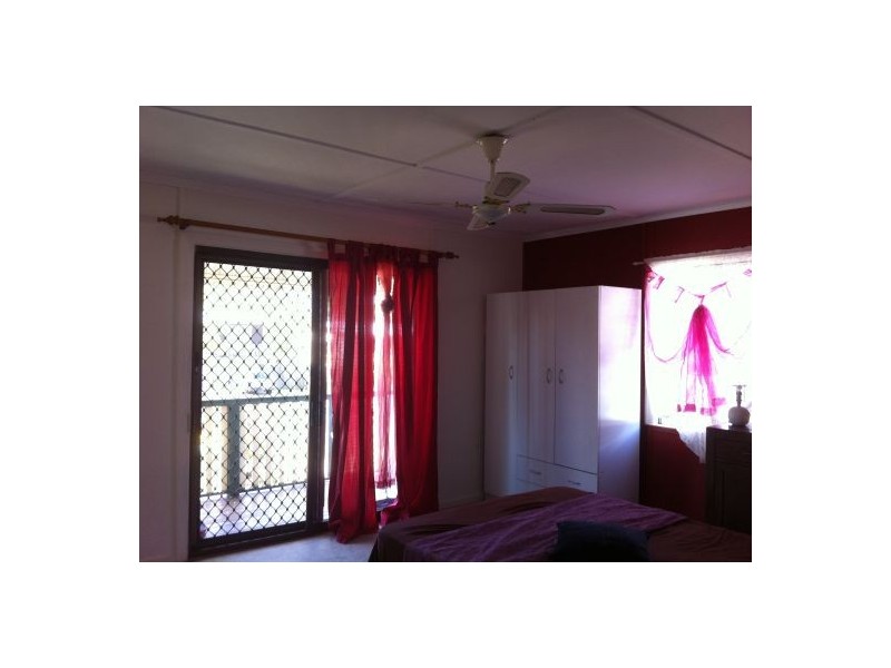27 Mayes Av, Logan Central QLD 4114