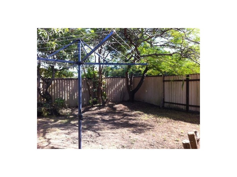 27 Mayes Av, Logan Central QLD 4114