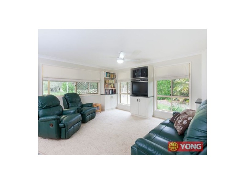 8 Humphries Road, South Maclean QLD 4280