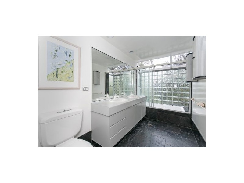 425 Springwood Road, Daisy Hill QLD 4127