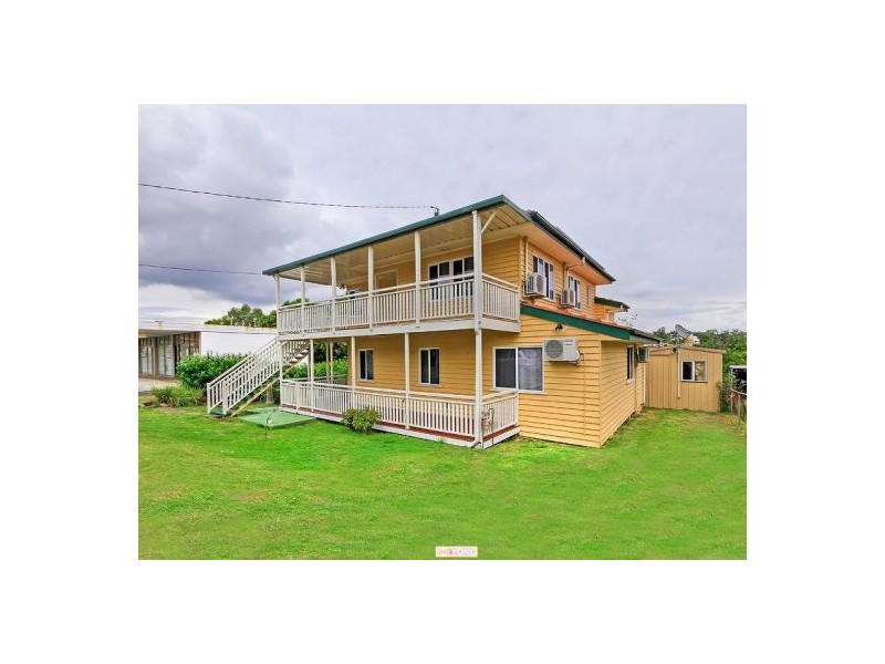 27 Roscoe St, Holland Park QLD 4121