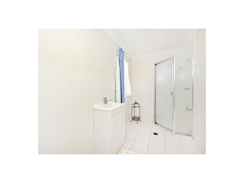 27 Roscoe St, Holland Park QLD 4121