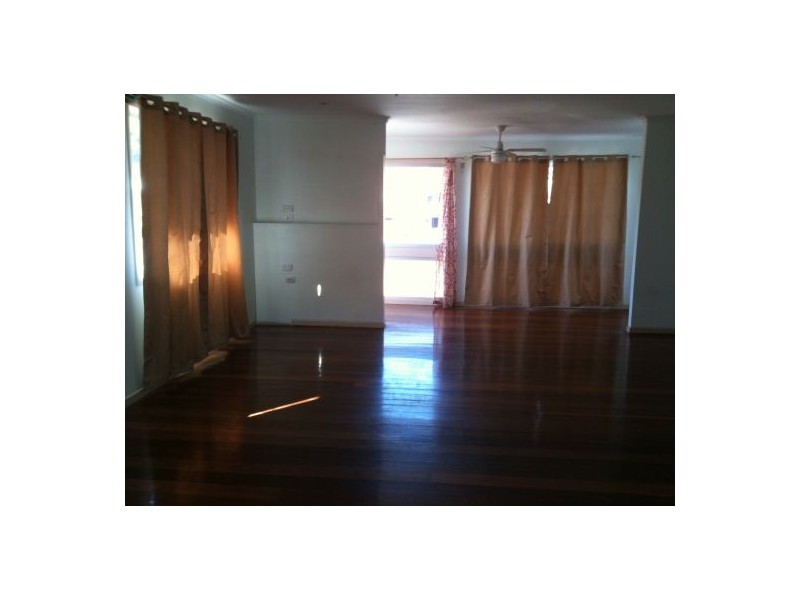 37 Estoril St, Robertson QLD 4109