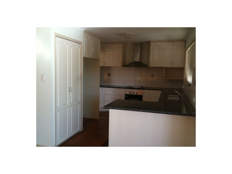 37 Estoril St, Robertson QLD 4109