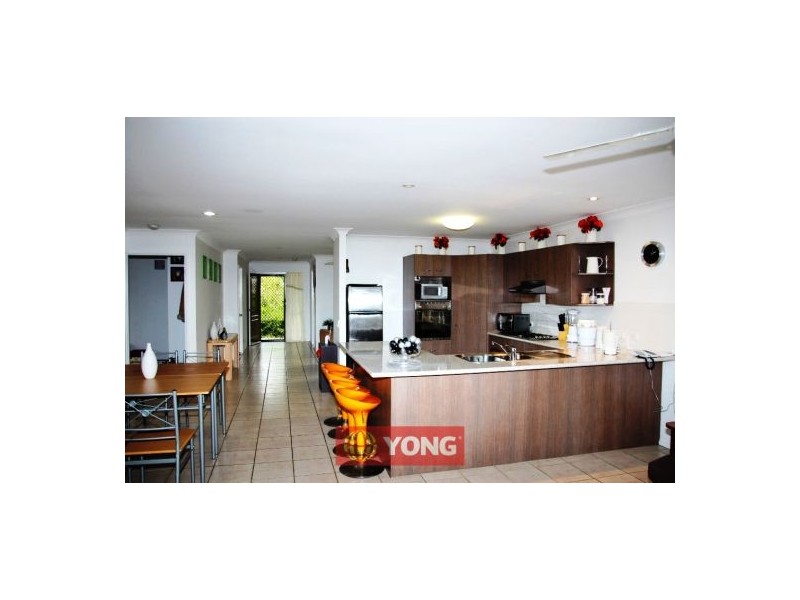 18 Barrine Pl, Parkinson QLD 4115