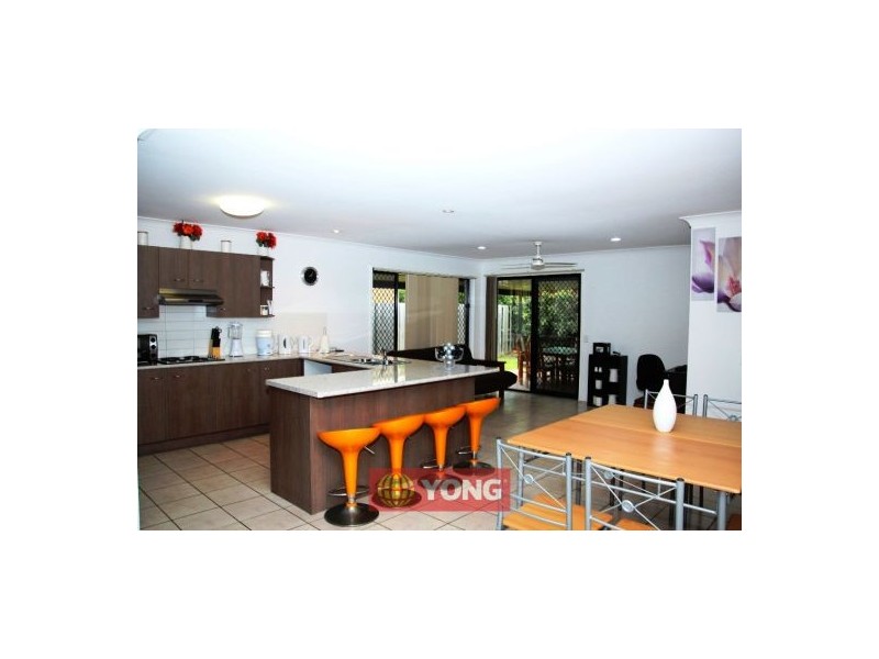 18 Barrine Pl, Parkinson QLD 4115