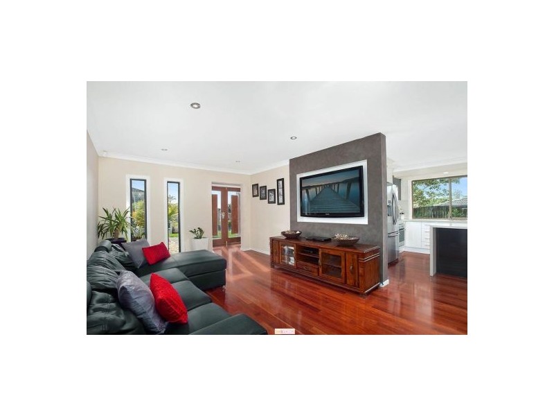 13 Hilarie Ave, Springwood QLD 4127