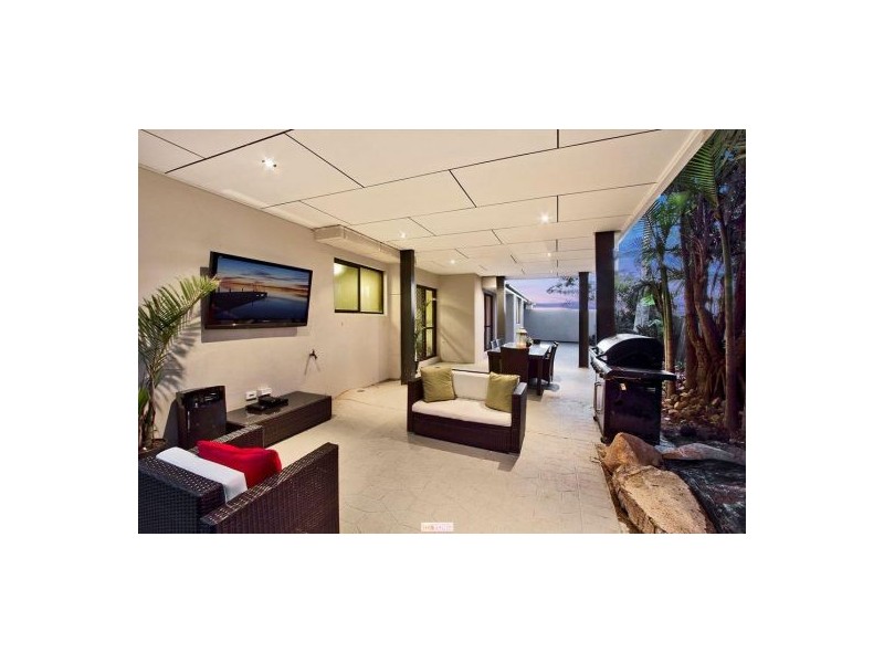 13 Hilarie Ave, Springwood QLD 4127