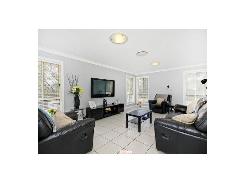 43-45 Wallaroo Crt, Greenbank QLD 4124