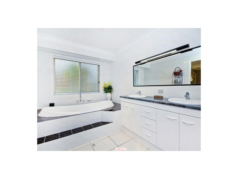 43-45 Wallaroo Crt, Greenbank QLD 4124