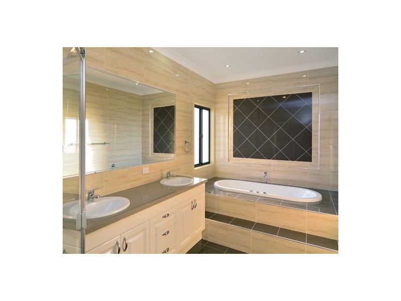 47 Hawthorn Cct, Stretton QLD 4116