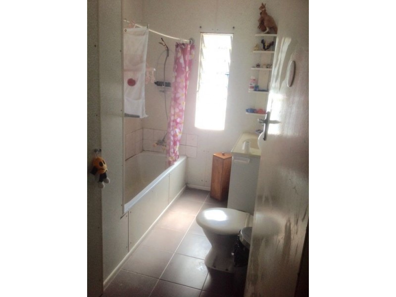 26 Monash Rd, Loganlea QLD 4131