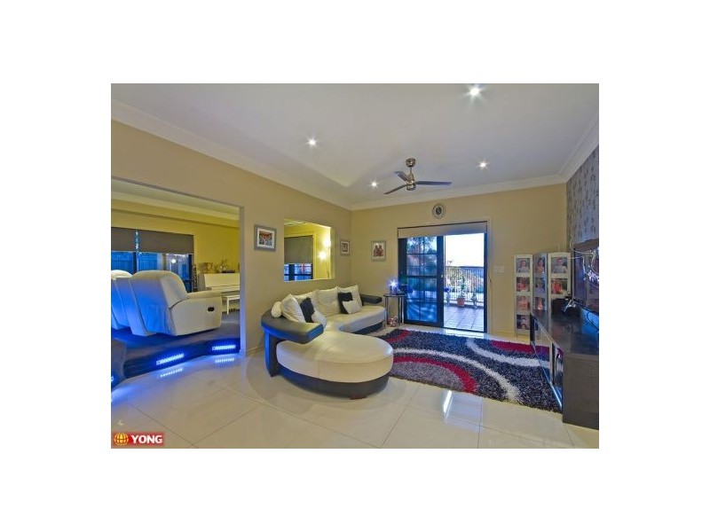 Stretton QLD 4116