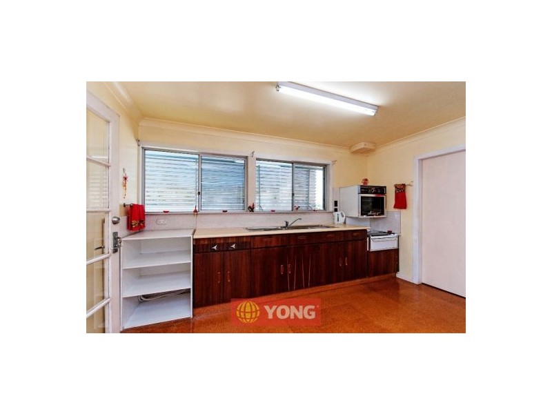 16 Laver St, Macgregor QLD 4109