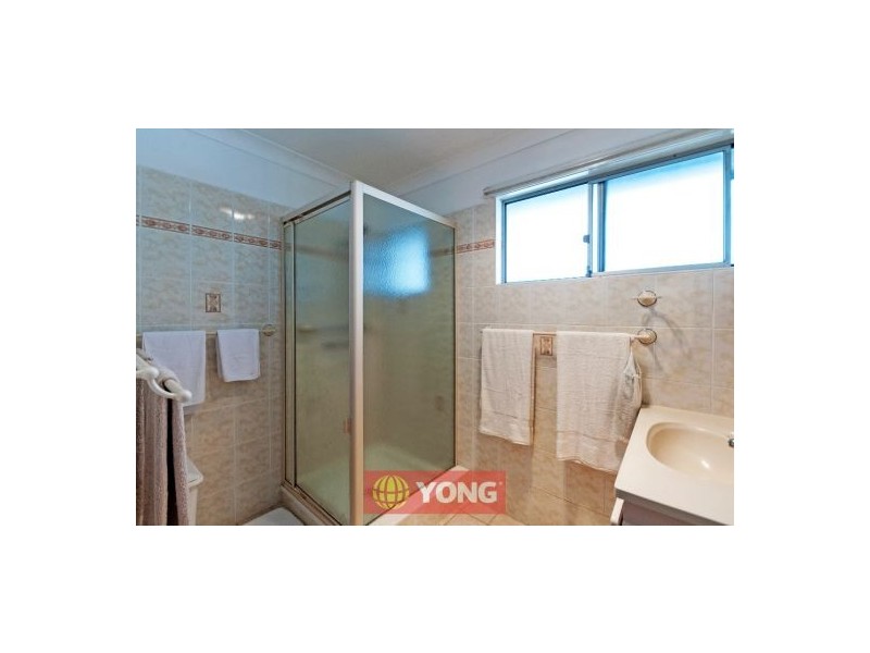 16 Laver St, Macgregor QLD 4109