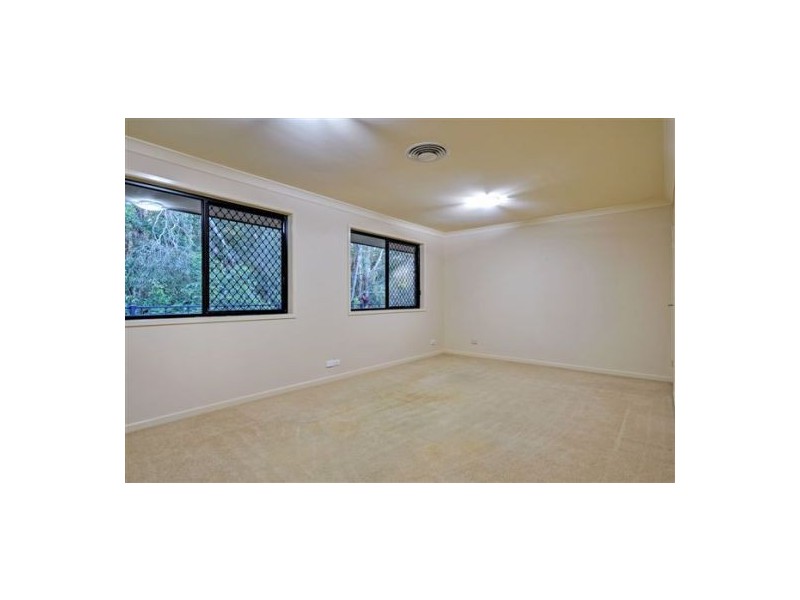 13 Cliff Cl, Wakerley QLD 4154