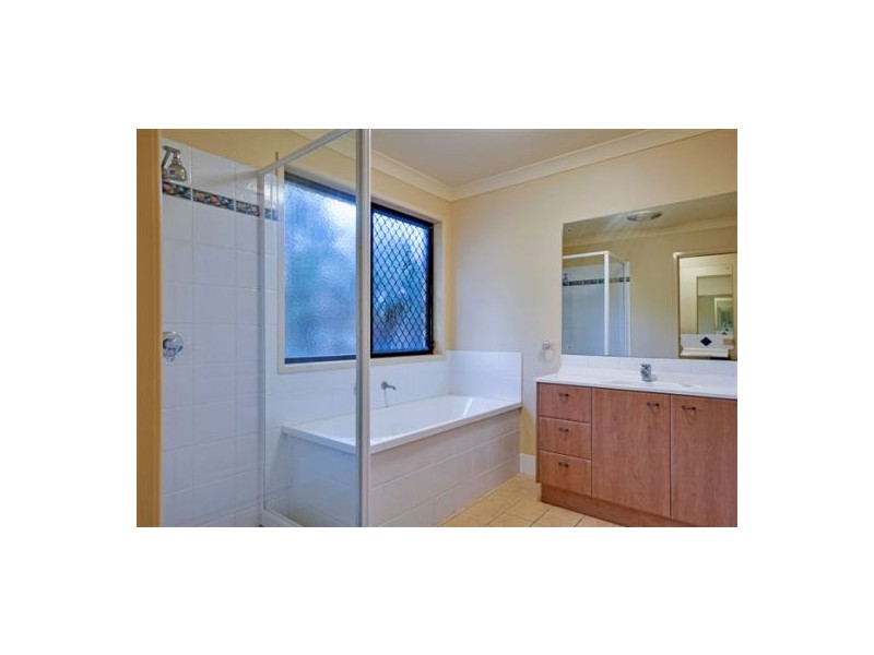 13 Cliff Cl, Wakerley QLD 4154