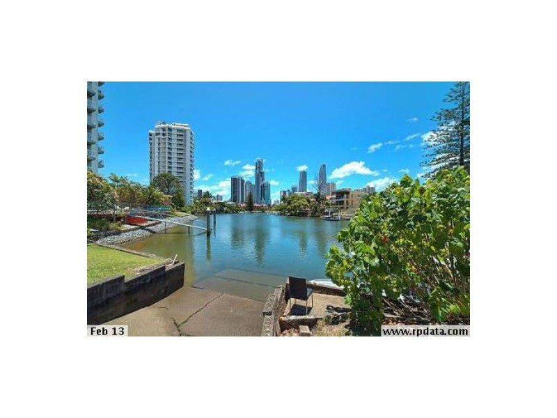2 Holborow Cl, Surfers Paradise QLD 4217