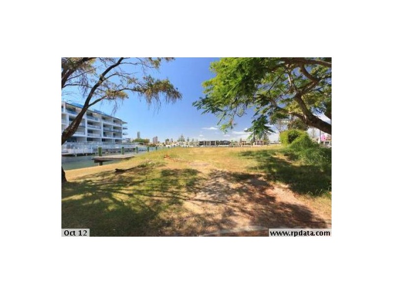 2 Holborow Cl, Surfers Paradise QLD 4217