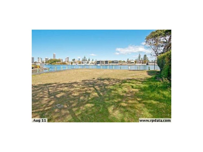 2 Holborow Cl, Surfers Paradise QLD 4217