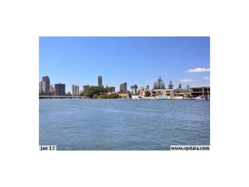 2 Holborow Cl, Surfers Paradise QLD 4217