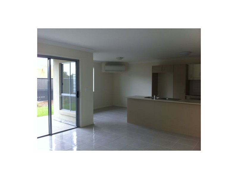 85 Nottingham Rd, Calamvale QLD 4116