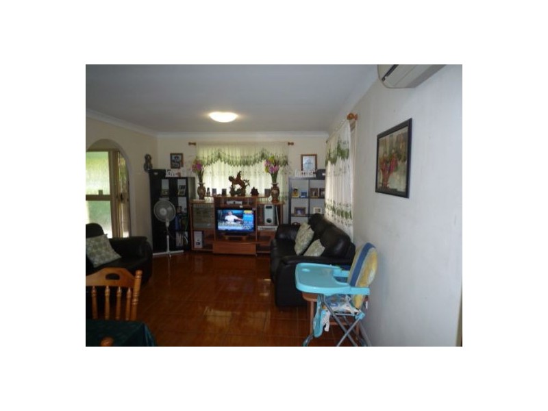 8 Linda St, Kingston QLD 4114
