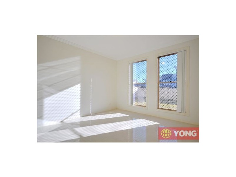 38 Maryland Dr, Regents Park QLD 4118