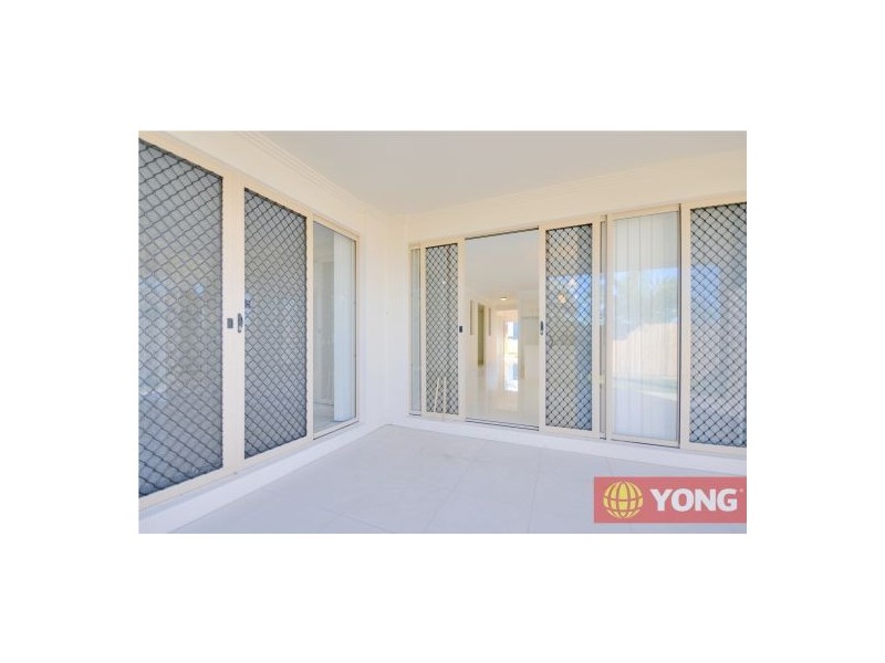 38 Maryland Dr, Regents Park QLD 4118